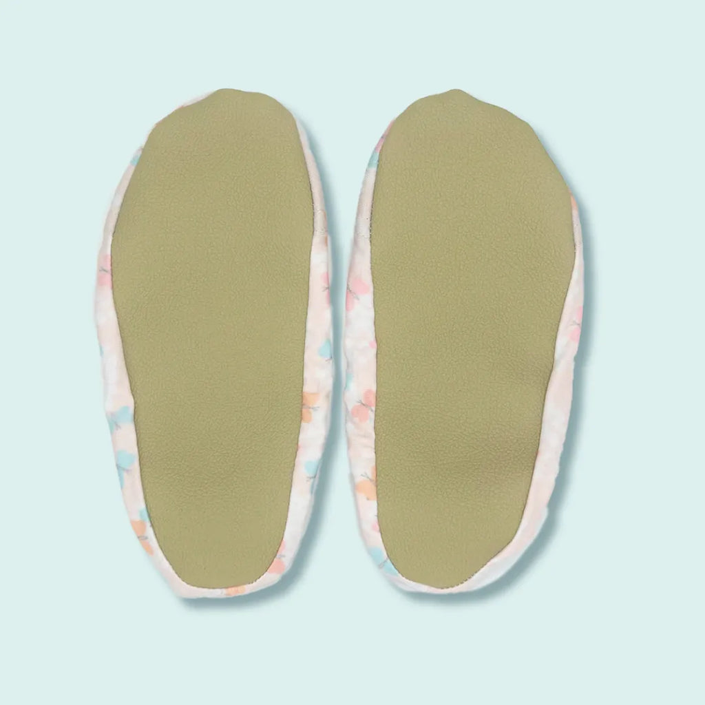 Chaussons d'eau motifs papillons vu du dessous