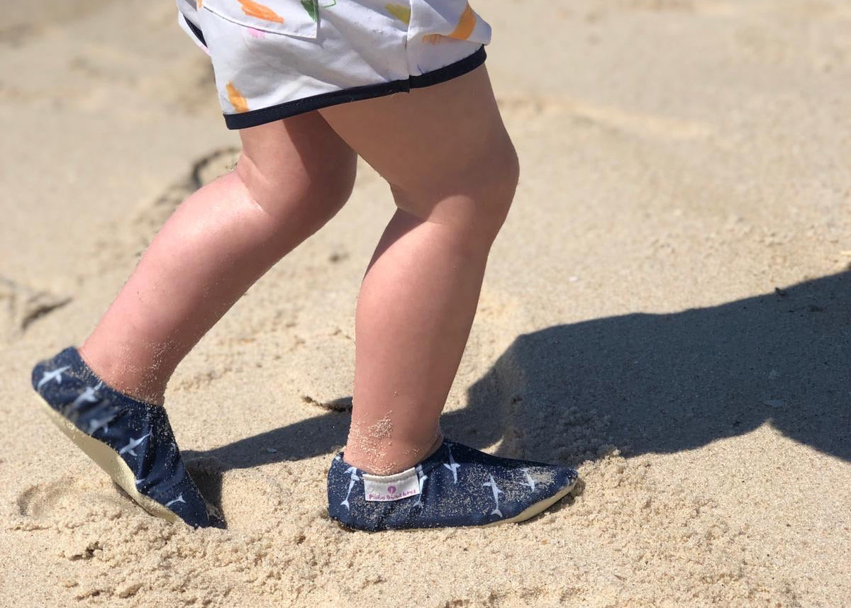 Enfant avec chaussons d'eau Palm Beachies