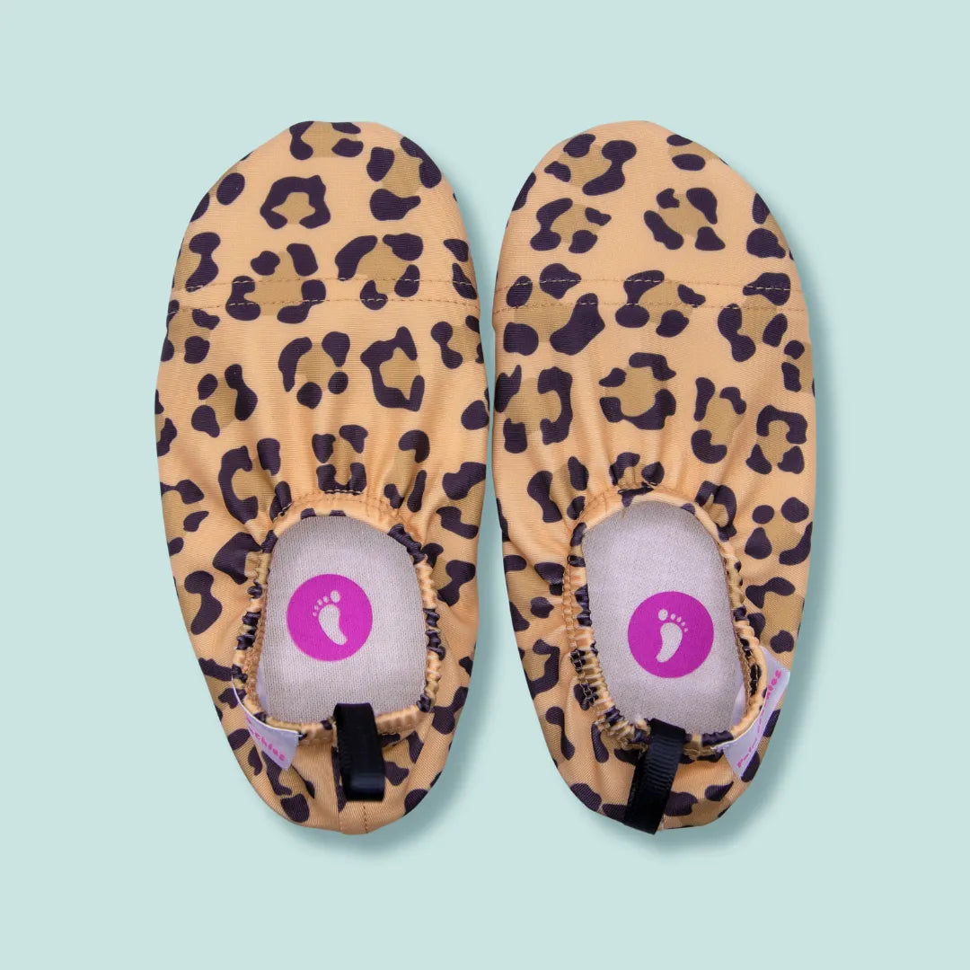 Chaussons d'eau motifs leopard vu du dessus