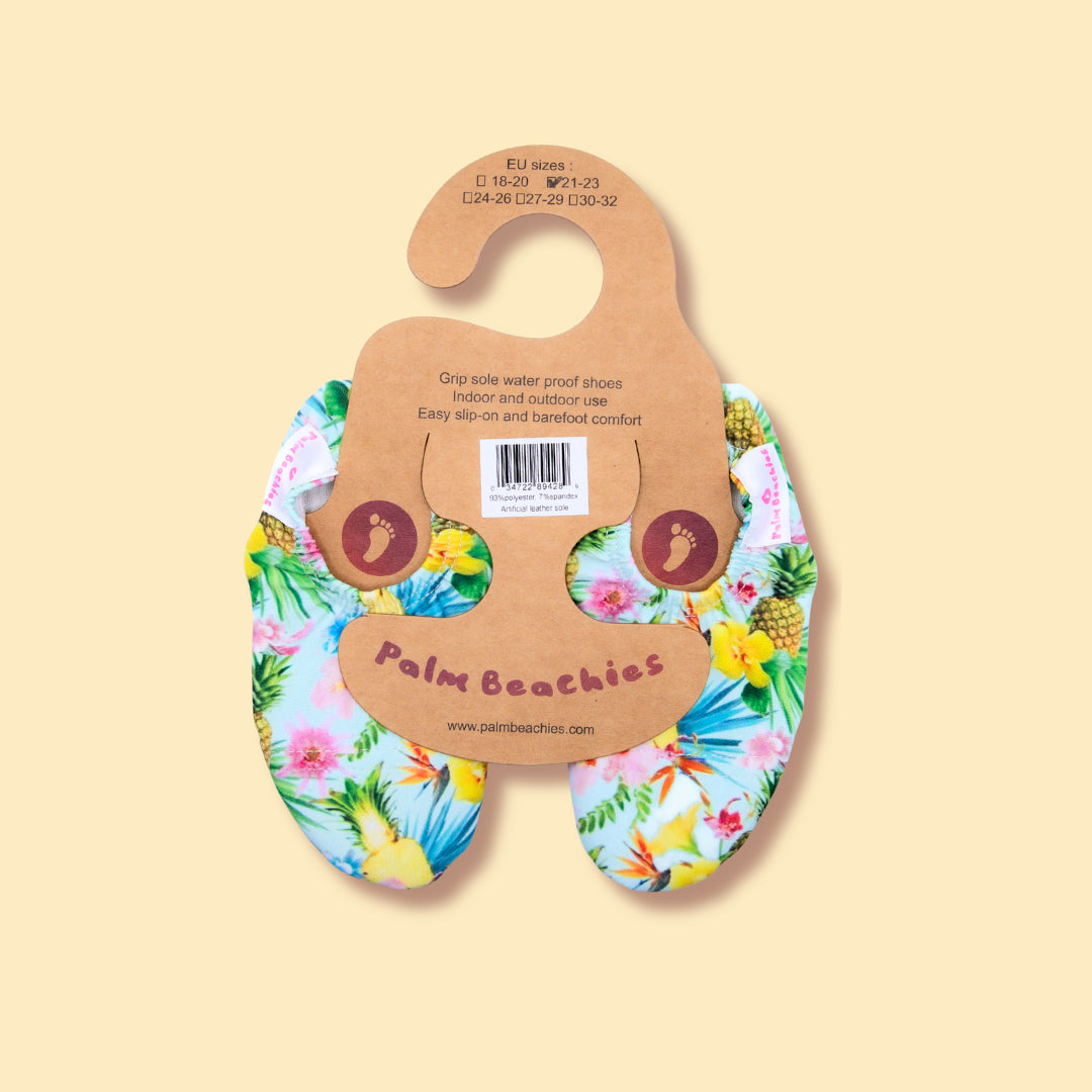 Chaussons d'eau motifs tropicaux vu du dessus avec cintre