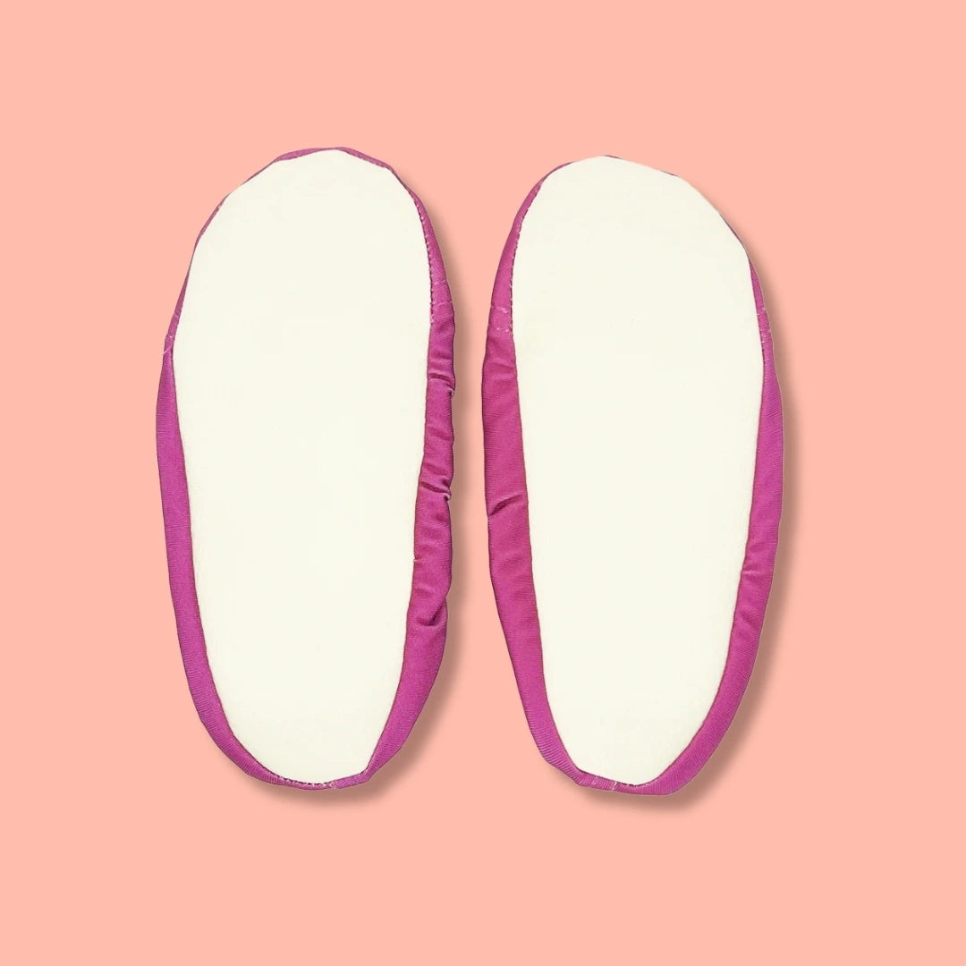 Chaussons d'eau violets vu du dessous